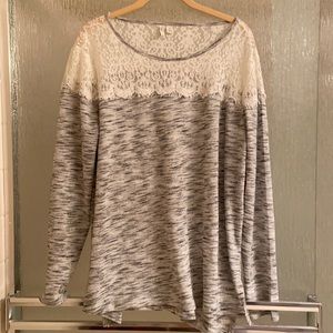 🛑 XL Cato grey and lace. Great condition